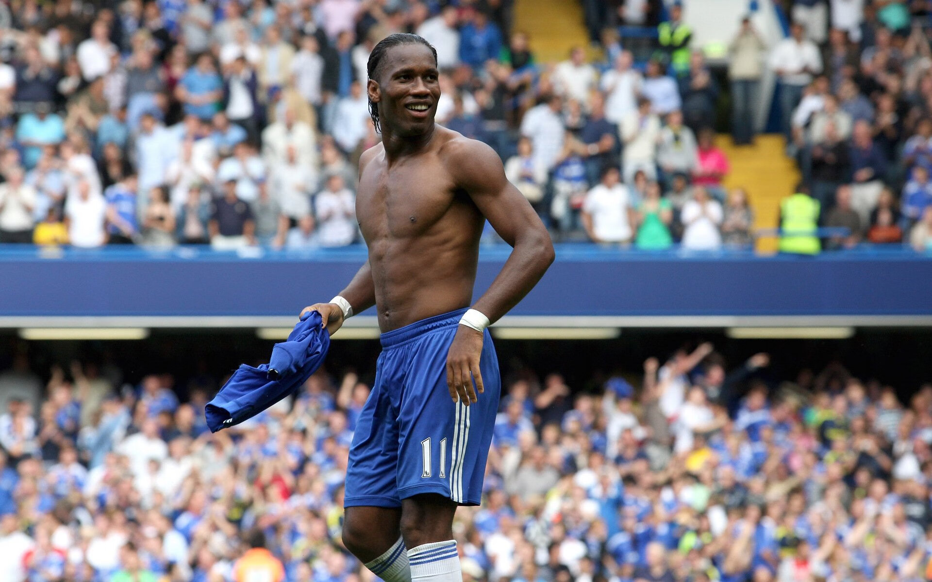 弗兰：全黑队中场的“支柱”，总能用稳定的防守为球队打下坚实基础